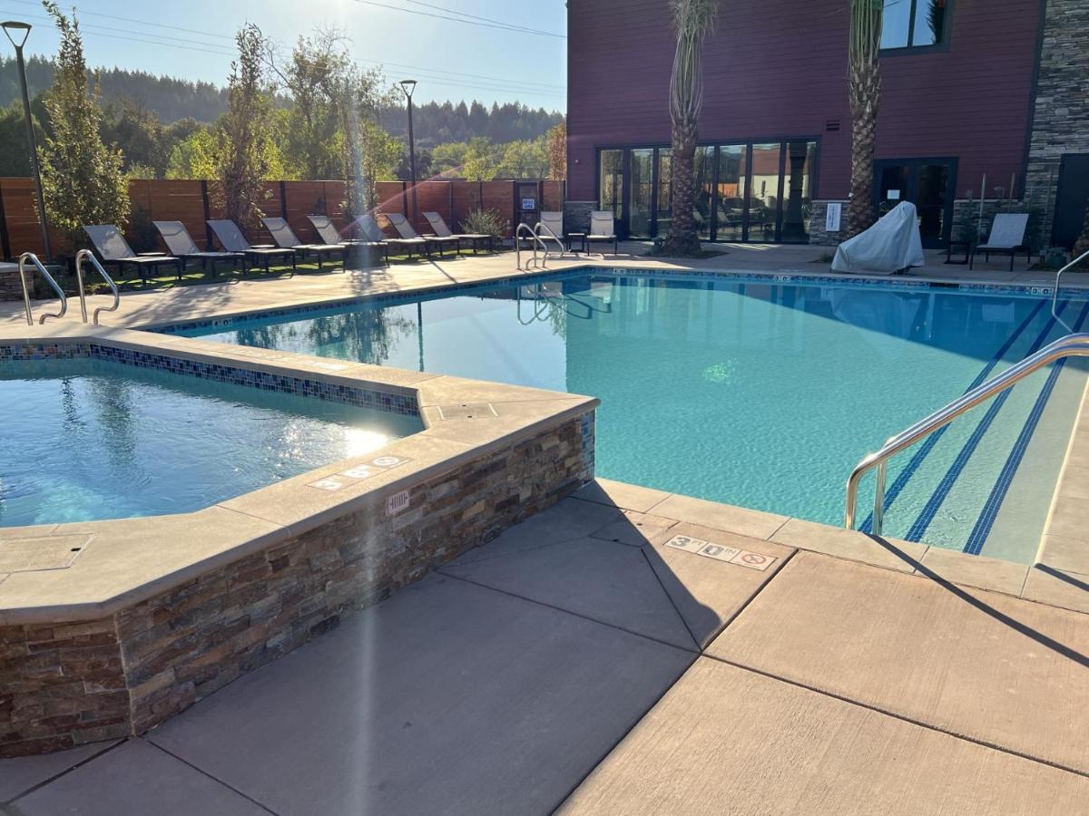 Wyndham Garden Redwood Valley - Ukiah エクステリア 写真