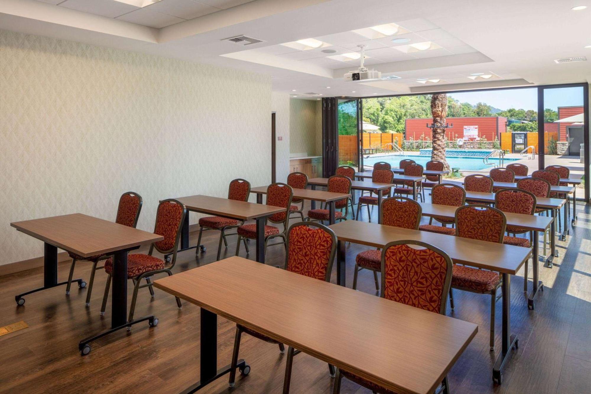Wyndham Garden Redwood Valley - Ukiah エクステリア 写真